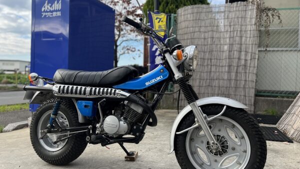 SUZUKI 　バンバン125