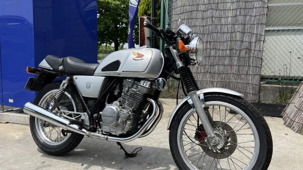 ホンダ ＧＢ２５０クラブマン　初期型ノーマルオリジナル　純正シルバー　タイヤ新品 