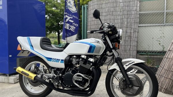 ホンダ ＣＢＸ５５０Ｆ　ＮＥＷペイントカスタム　ＢＥＥＴ　タロッティＢＳ　Ｓシート 