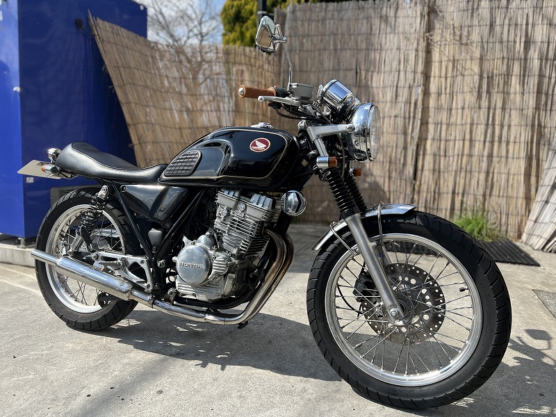 ホンダ ＧＢ２５０クラブマン　５型　ｃａｆｅスタイルペイトンプレイス　キャプトンマフラー　プルバックステップ 